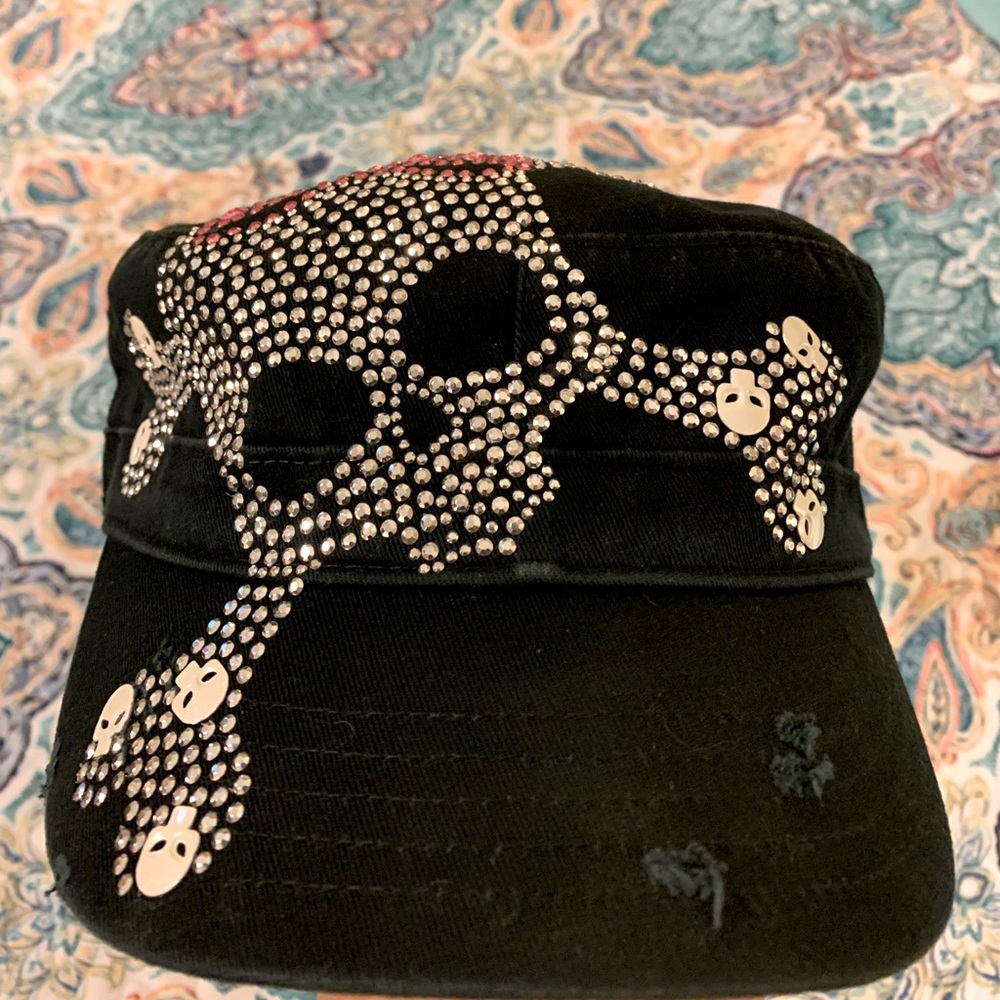 Live & Ique woman’s hat